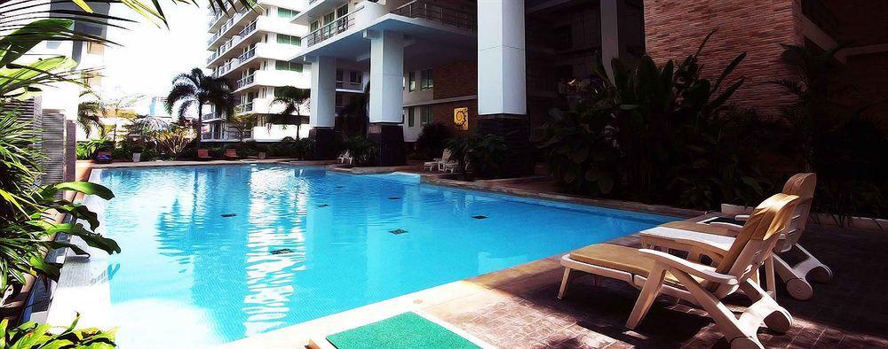 The Capital Resort @ Sukhumvit 50 曼谷 外观 照片 Swimming pool