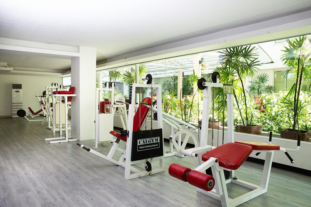 The Capital Resort @ Sukhumvit 50 曼谷 外观 照片 A gym in a hotel