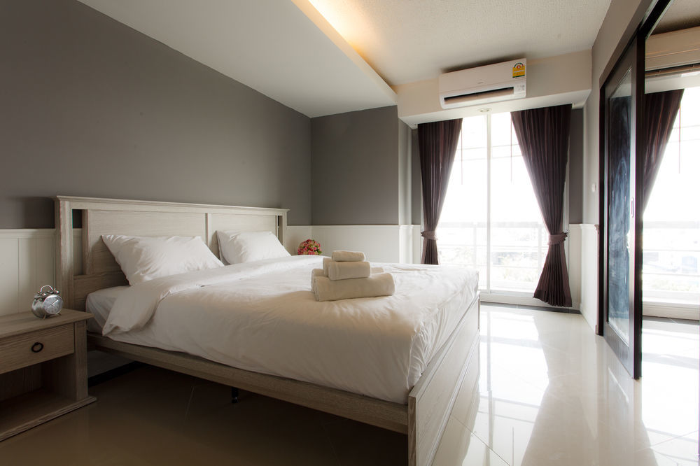 The Capital Resort @ Sukhumvit 50 曼谷 外观 照片 A bedroom in a hotel